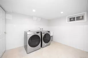 36 Red Spring Ln, Glen Cove, NY 11542 - Photo 25