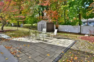 33 S Hillcrest Rd, Suffern, NY 10901 - Photo 35