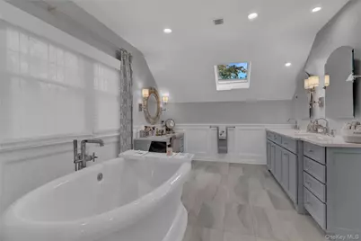 111 Old Field Road, Setauket, NY 11733 - Photo 17