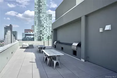 2416 Queens Plaza S #2D, Long Island City, NY 11101 - Photo 15