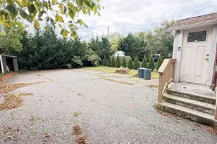 49 Railroad Ave, Amityville, NY 11701 - Photo 3