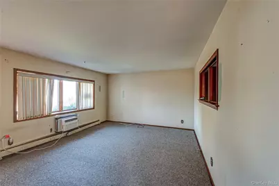 710 S 4th Street, Lindenhurst, NY 11757 - Photo 7