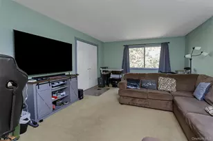 17 Cromwell Pl, Mohegan Lake, NY 10547 - Photo 5