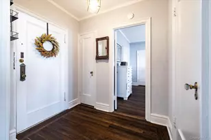 8 Barstow Rd, Great Neck, NY 11021 - Photo 11