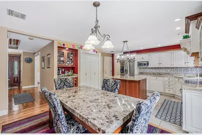 36 Vanderbilt Avenue, Saint James, NY 11780 - Photo 5