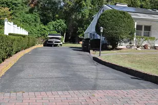 29 Woodlawn Ave, Oakdale, NY 11769 - Photo 3