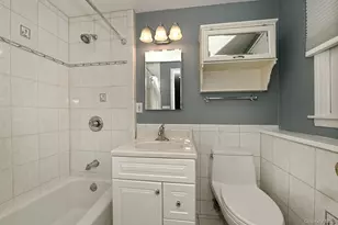 7 Cardiff Ct, Huntington Station, NY 11746 - Photo 23