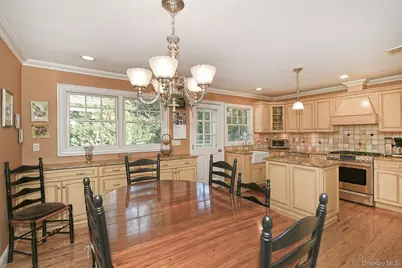 7 Cardiff Court, Huntington Station, NY 11746 - Photo 11