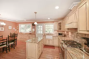 7 Cardiff Ct, Huntington Station, NY 11746 - Photo 9