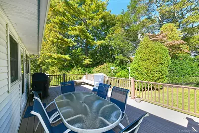 7 Cardiff Court, Huntington Station, NY 11746 - Photo 25