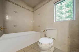 155 Bathgate St, New York, NY 10312 - Photo 17