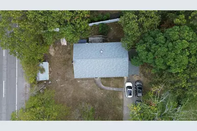 1 Revlon Court, Holtsville, NY 11742 - Photo 5