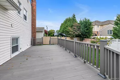 2072 Brighton Way, Merrick, NY 11566 - Photo 19