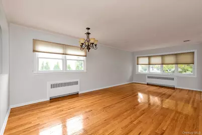 2072 Brighton Way, Merrick, NY 11566 - Photo 5