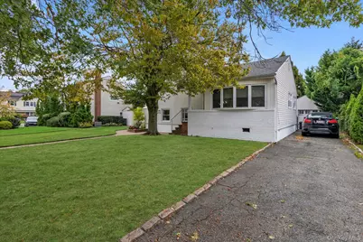 2072 Brighton Way, Merrick, NY 11566 - Photo 23