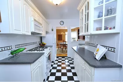 235 Garth Road #C5B, Scarsdale, NY 10583 - Photo 11