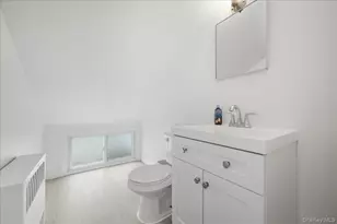 44 Shotgun Ln, Levittown, NY 11756 - Photo 27