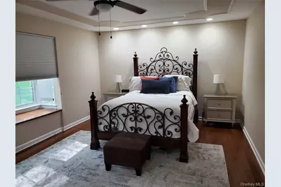 91 Duck Pond Drive, Manhasset, NY 11030 - Photo 9