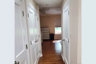 91 Duck Pond Drive, Manhasset, NY 11030 - Photo 13