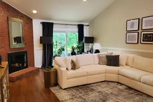 91 Duck Pond Dr, Manhasset, NY 11030 - Photo 5