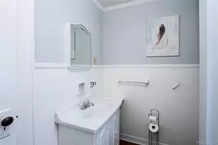 437 Ray St, Freeport, NY 11520 - Photo 25