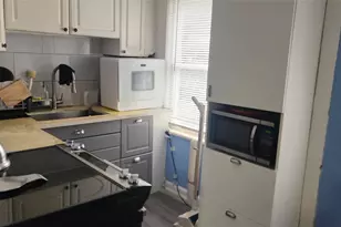 92 Robinson Ave, Newburgh, NY 12550 - Photo 3