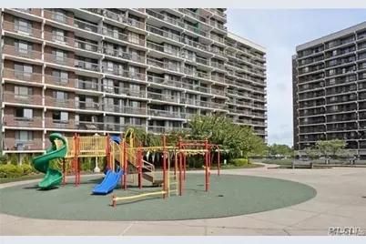 152-18 Union Turnpike #8 F, Flushing, NY 11367 - Photo 5