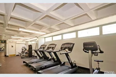 152-18 Union Turnpike #8 F, Flushing, NY 11367 - Photo 9