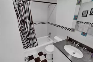 23 Lillian Ln, Plainview, NY 11803 - Photo 19