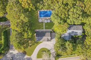 138 W Tiana Rd, Hampton Bays, NY 11946 - Photo 23