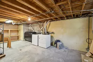 94 Mobrey Ln, Smithtown, NY 11787 - Photo 33