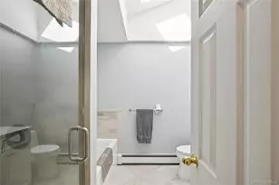 94 Mobrey Ln, Smithtown, NY 11787 - Photo 19