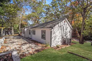 7 Rosedale Rd, Sound Beach, NY 11789 - Photo 5