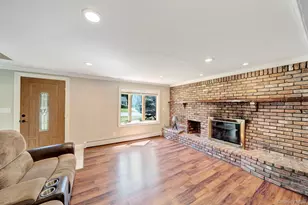 26 Lindner, Smithtown, NY 11787 - Photo 5