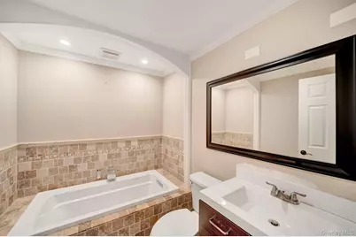 26 Lindner, Smithtown, NY 11787 - Photo 7