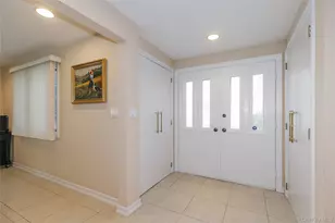 7 Robbins Ln, Great Neck, NY 11020 - Photo 3