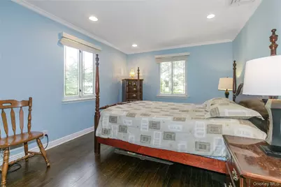 7 Robbins Lane, Great Neck, NY 11020 - Photo 23