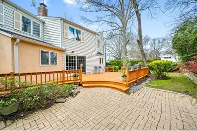 7 Robbins Lane, Great Neck, NY 11020 - Photo 33