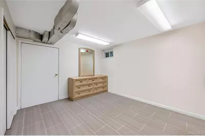 7 Robbins Lane, Great Neck, NY 11020 - Photo 29