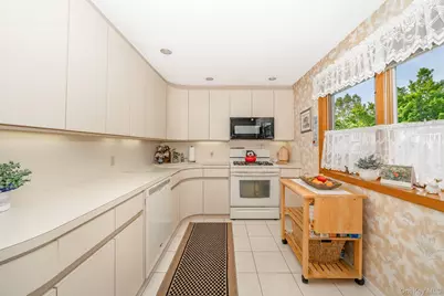 349 Lido Parkway, Lindenhurst, NY 11757 - Photo 7