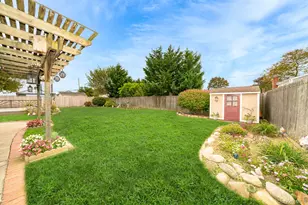 349 Lido Pkwy, Lindenhurst, NY 11757 - Photo 21