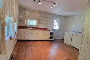 22 Washington Ave, Highland, NY 12528 - Photo 23