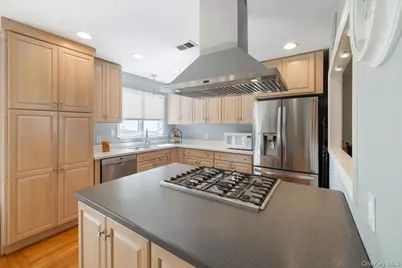 21 Van Orden Avenue, Suffern, NY 10901 - Photo 13