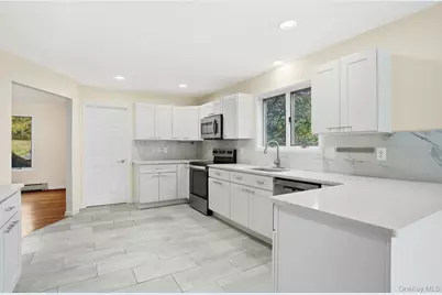 26 Watergate Drive, Amawalk, NY 10501 - Photo 11