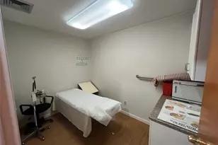 143-27 Roosevelt Ave, Flushing, NY 11354 - Photo 7