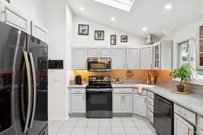 1 W End Avenue, Brentwood, NY 11717 - Photo 9