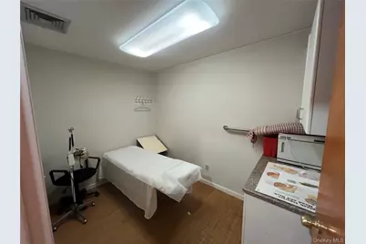 143-27 Roosevelt Avenue, Flushing, NY 11354 - Photo 7