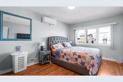 14962 Powells Cove Boulevard, Whitestone, NY 11357 - Photo 17