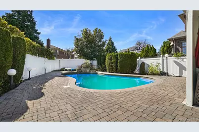 14962 Powells Cove Boulevard, Whitestone, NY 11357 - Photo 37