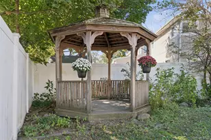 14 Bell Ct, Bellmore, NY 11710 - Photo 19